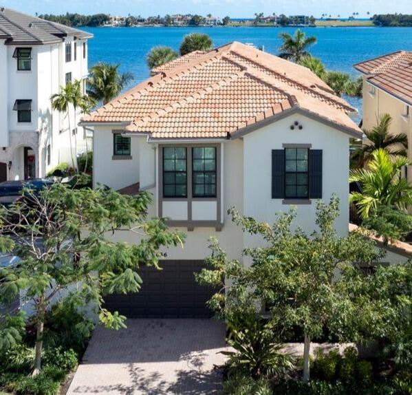 636 Windward Circle S