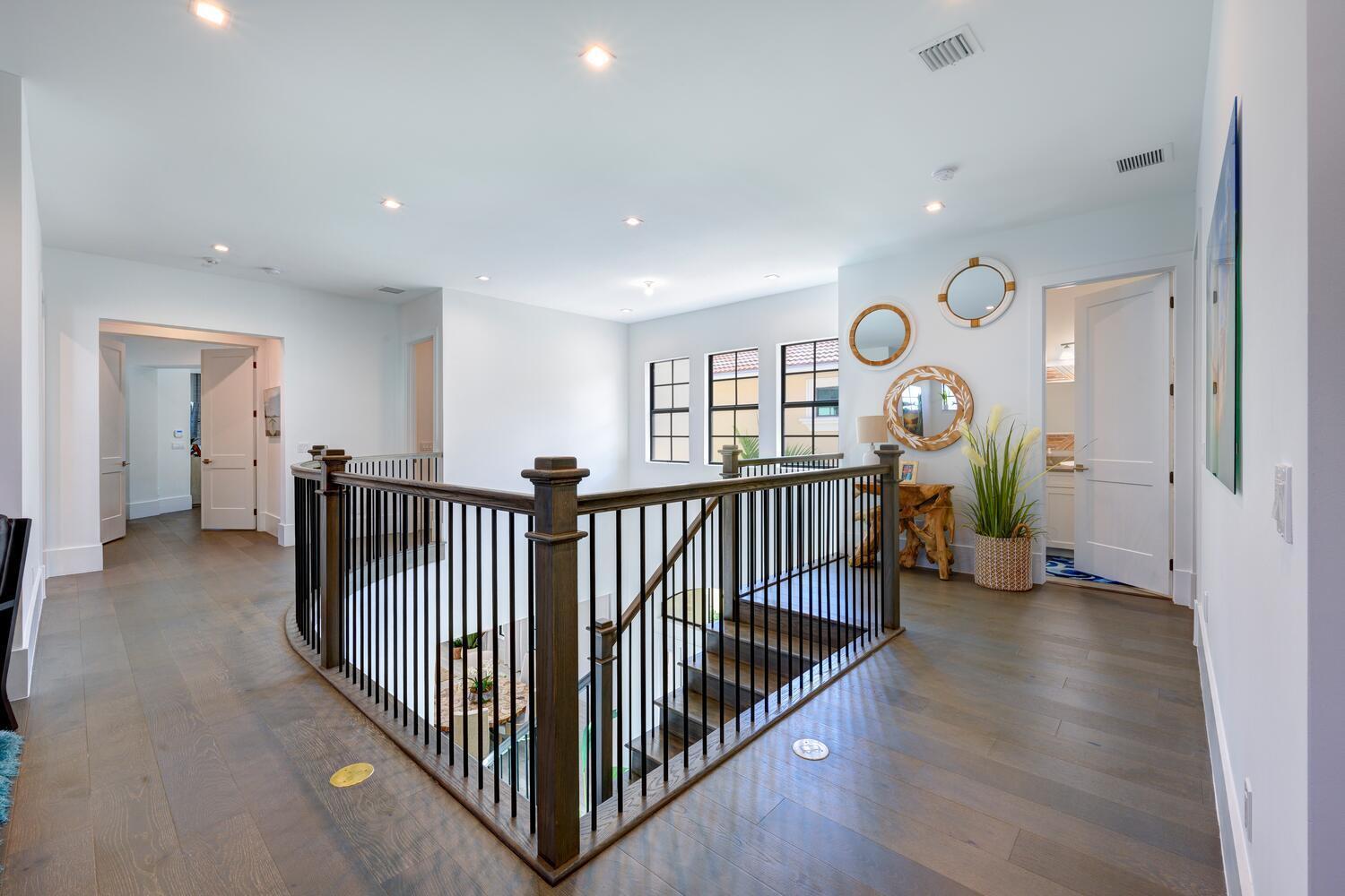 CASA DEL MAR - Residential