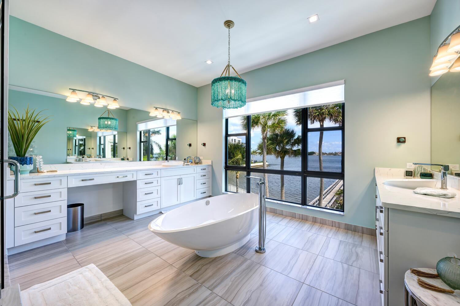 CASA DEL MAR - Residential