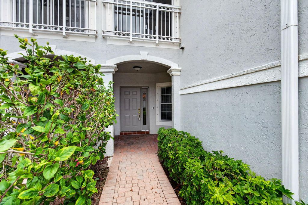 Photo of 8289 VÃ­a Serena, Boca Raton, FL 33433 (MLS # B26024890)