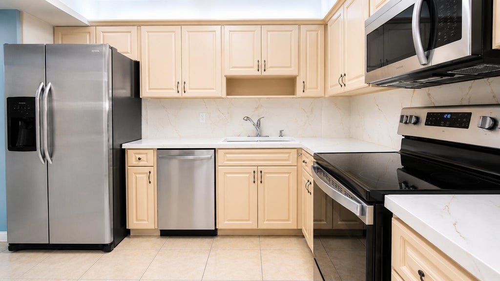 Photo of 4001 HILLCREST Drive #705, Hollywood, FL 33021 (MLS # B26057766)