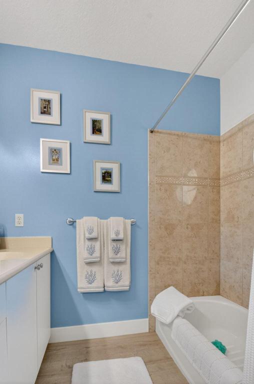 LAS BRISAS - Residential