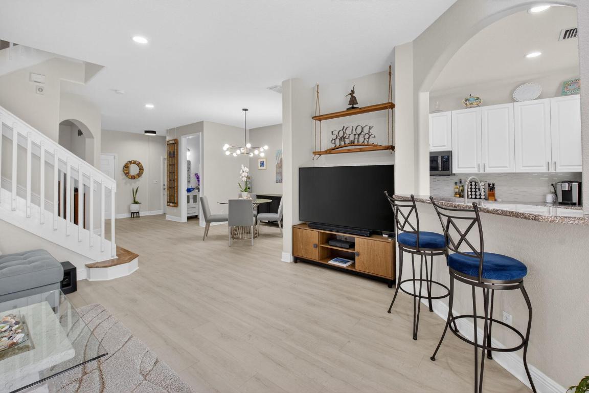 LAS BRISAS - Residential