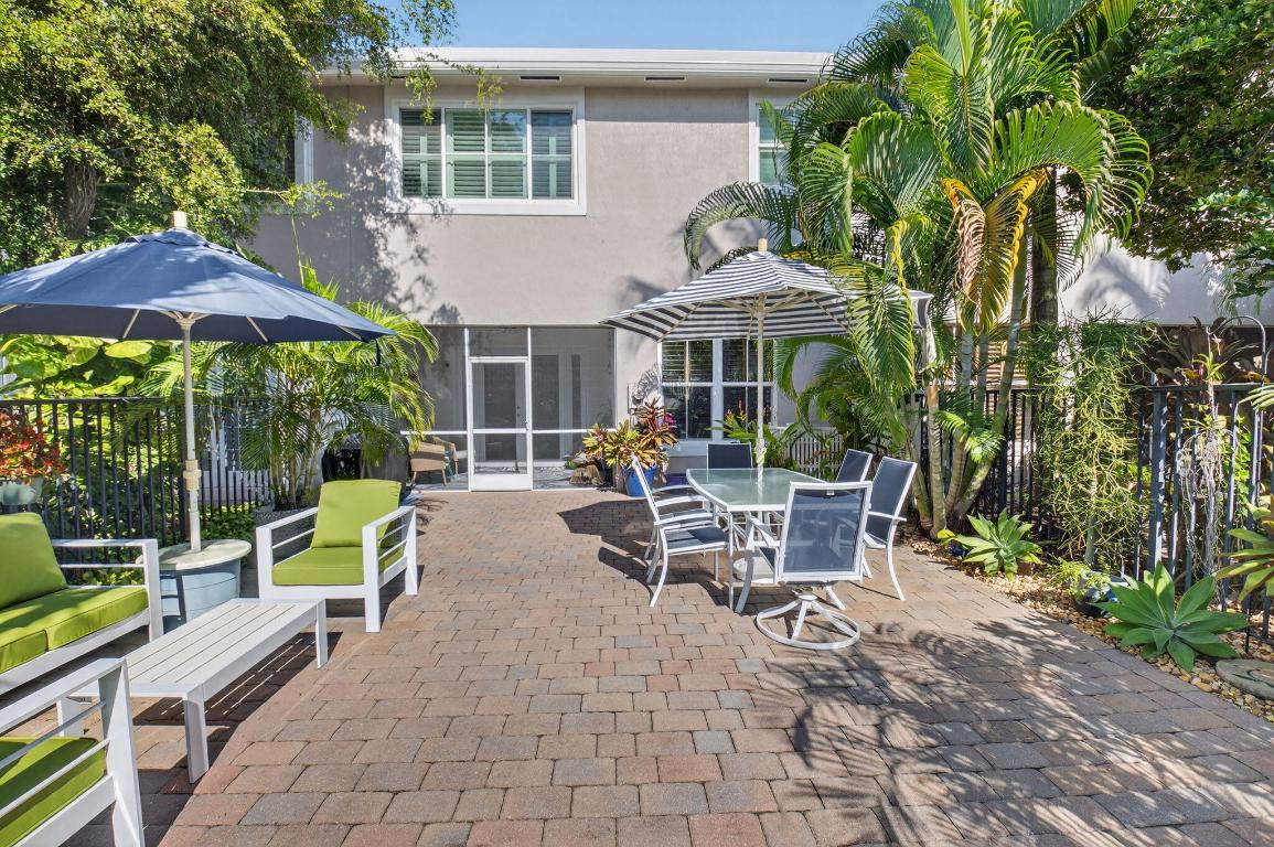 LAS BRISAS - Residential