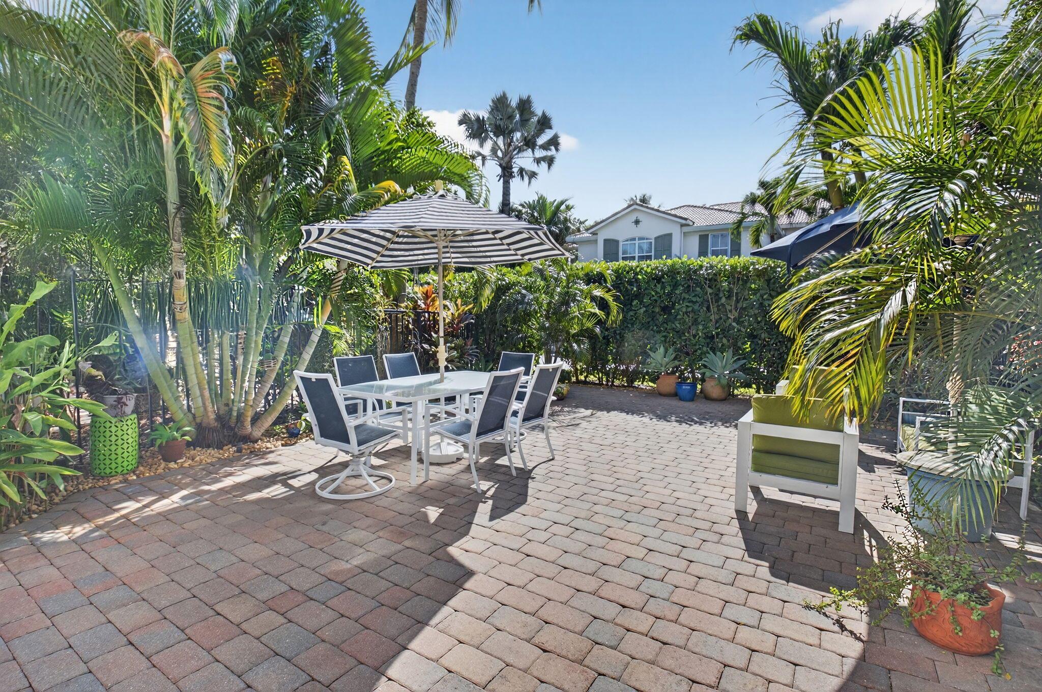 LAS BRISAS - Residential