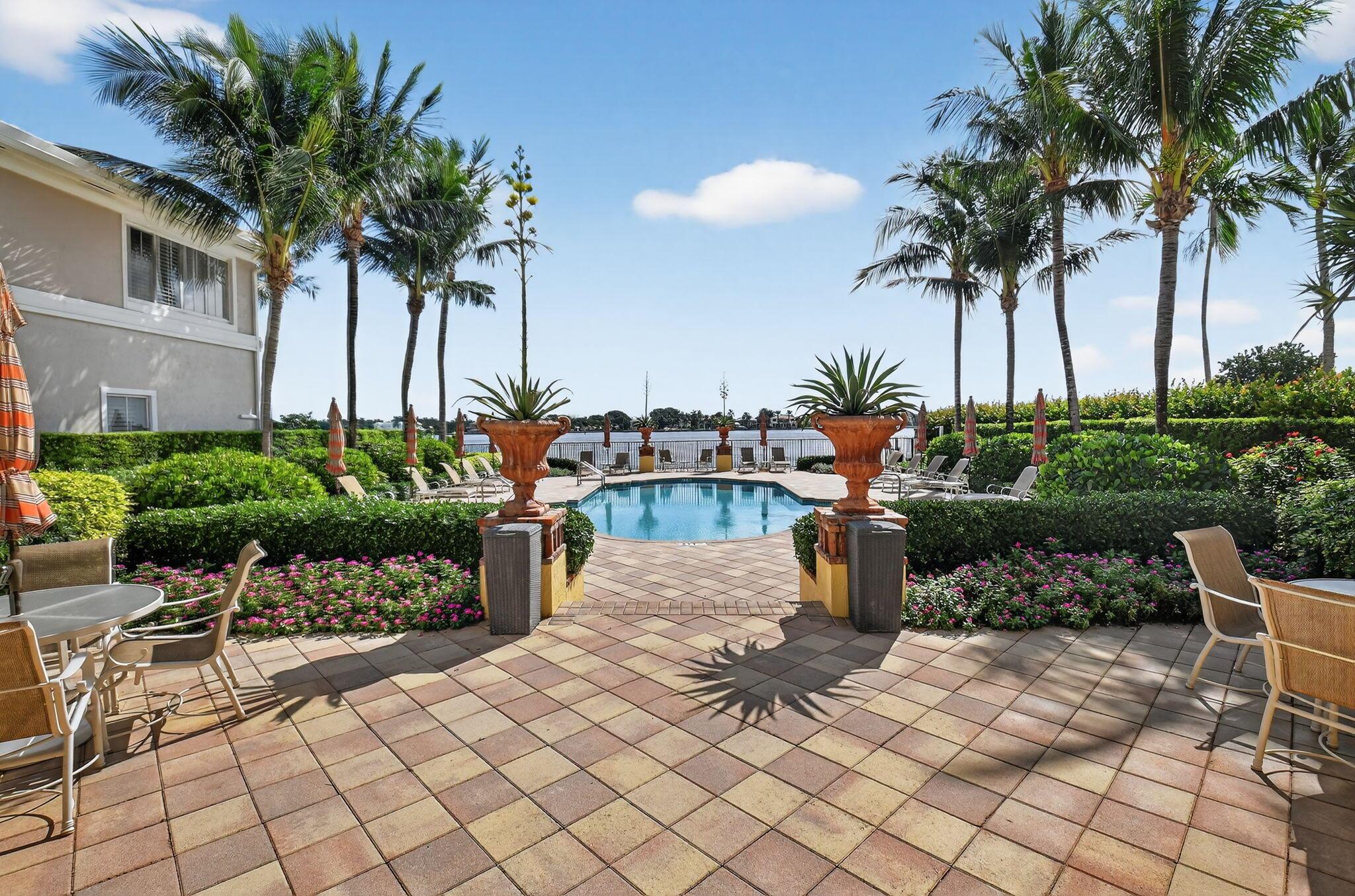 LAS BRISAS - Residential