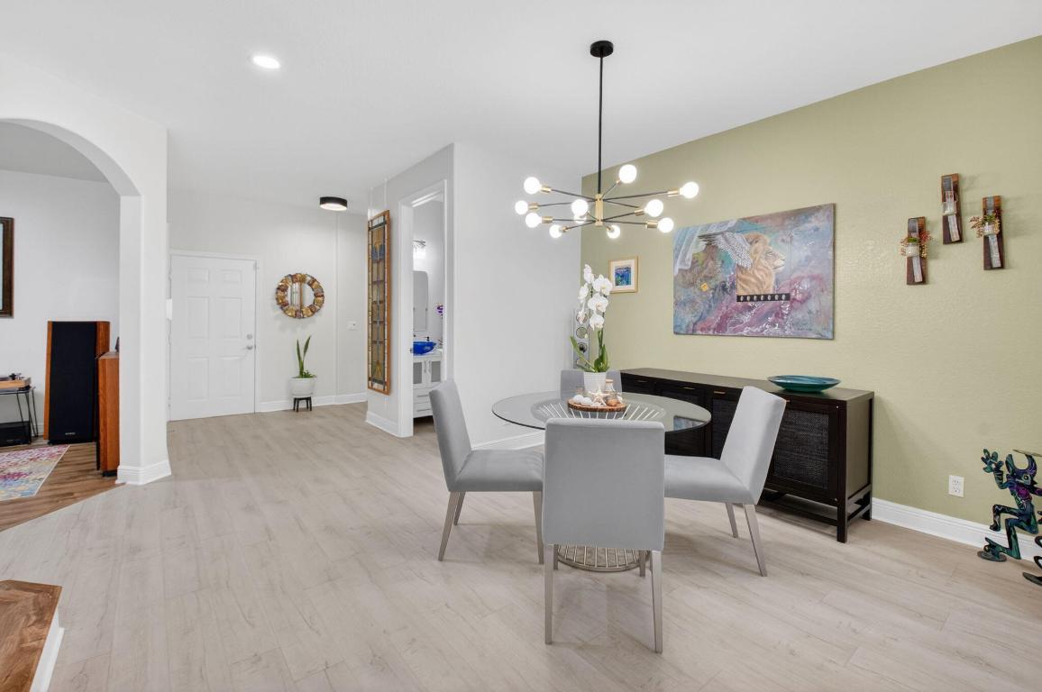 LAS BRISAS - Residential