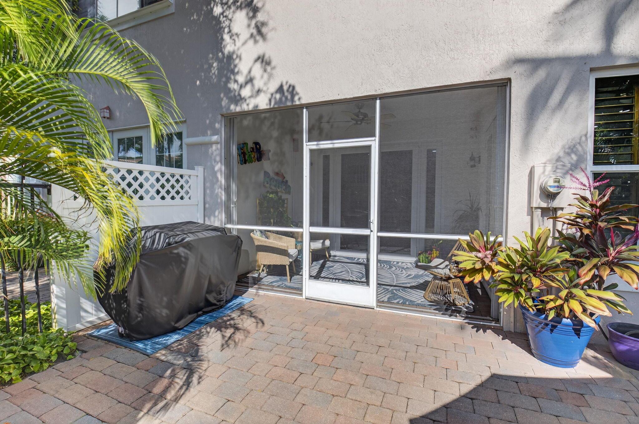 LAS BRISAS - Residential