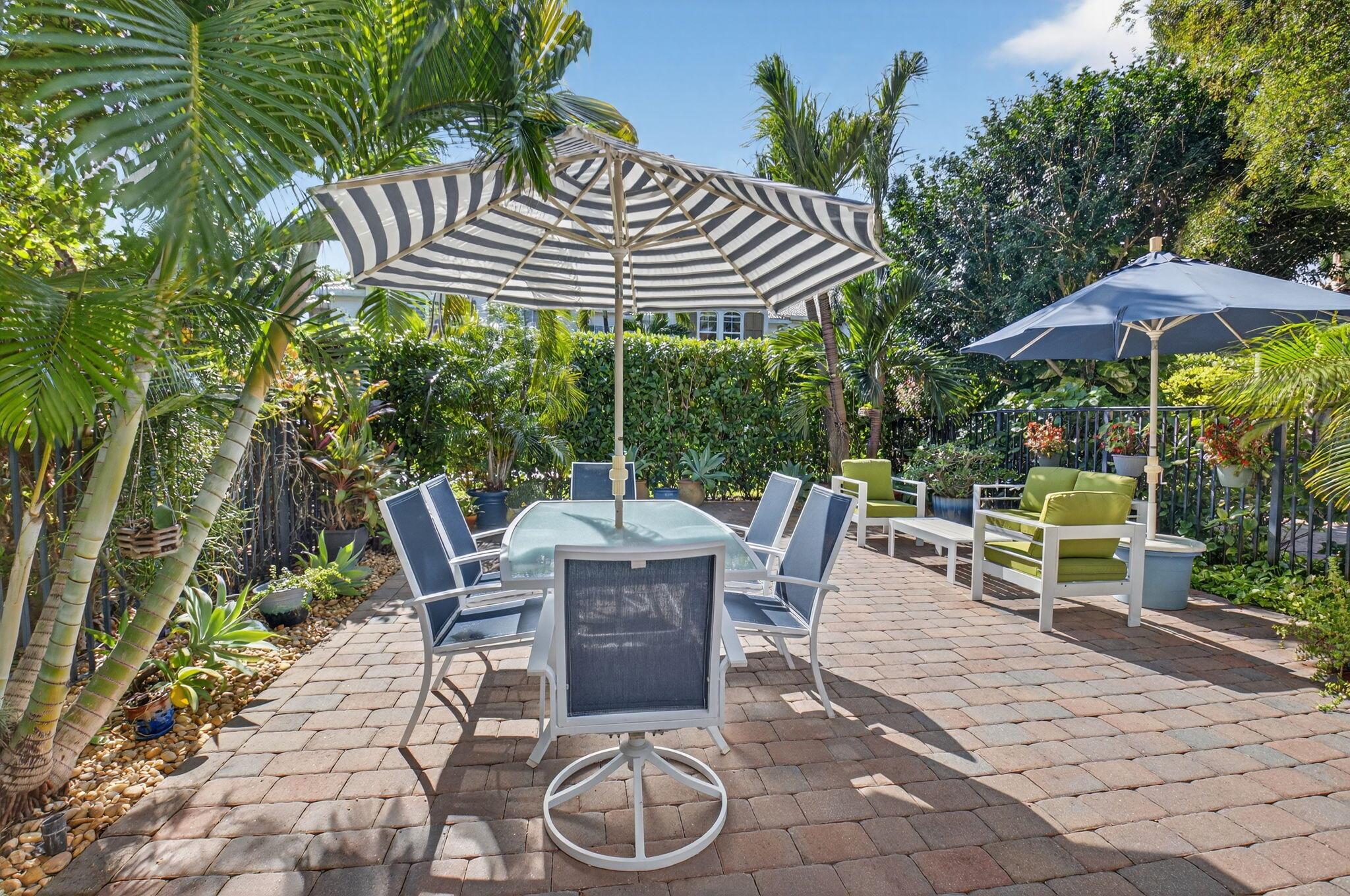 LAS BRISAS - Residential