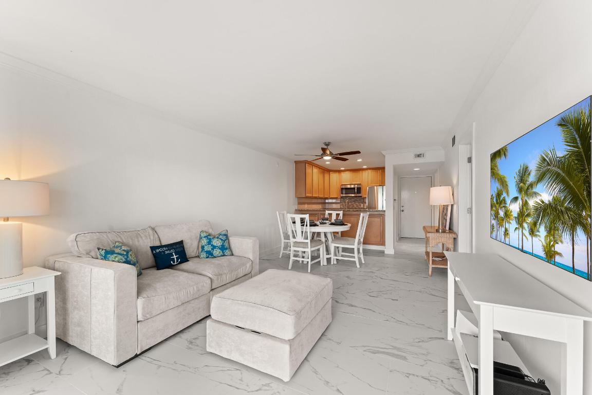 40 NE Plantation Road 306