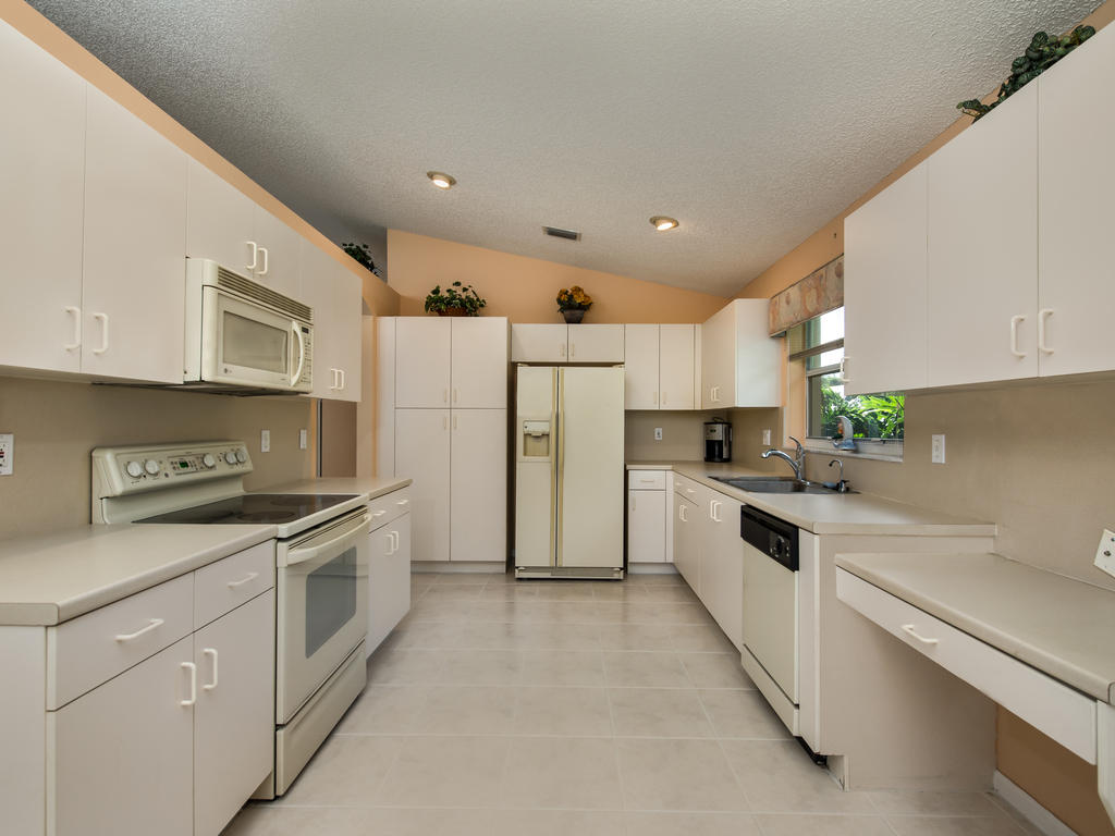 VALENCIA ISLES 1 - Residential