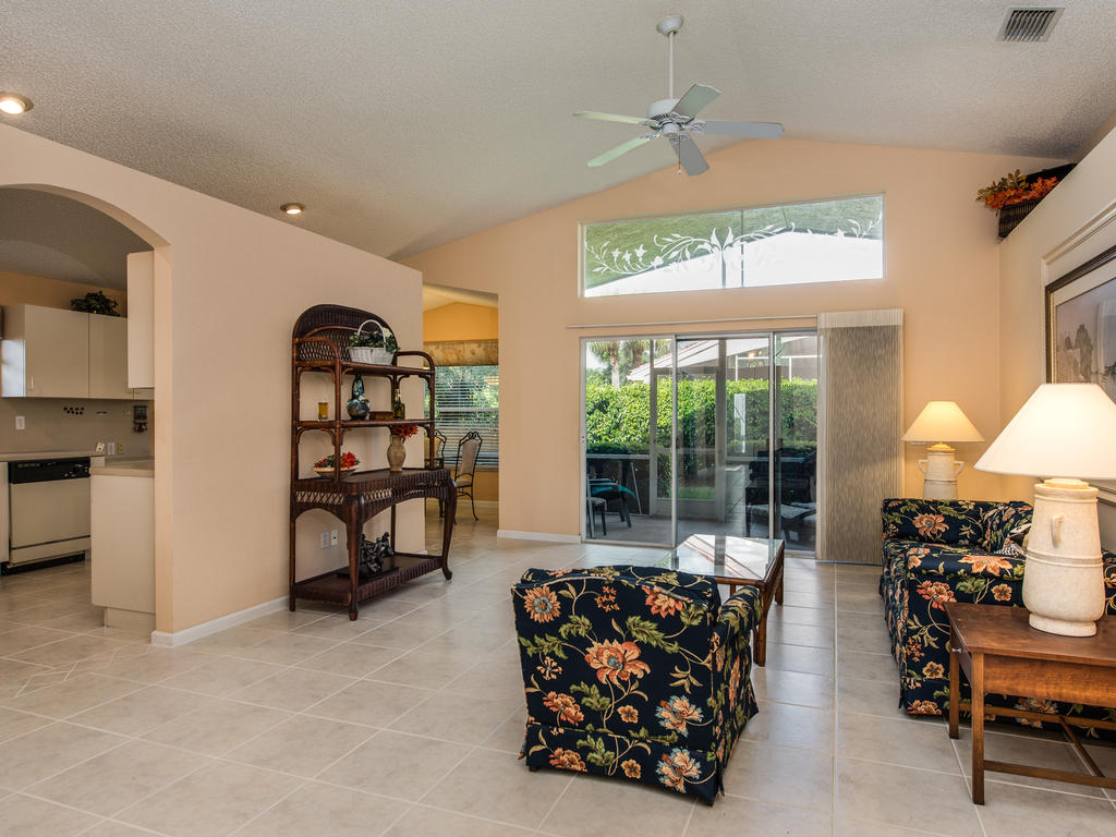 VALENCIA ISLES 1 - Residential