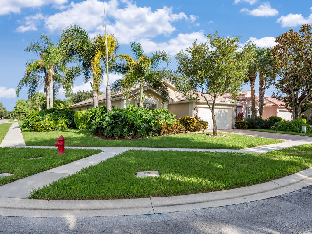 VALENCIA ISLES 1 - Residential