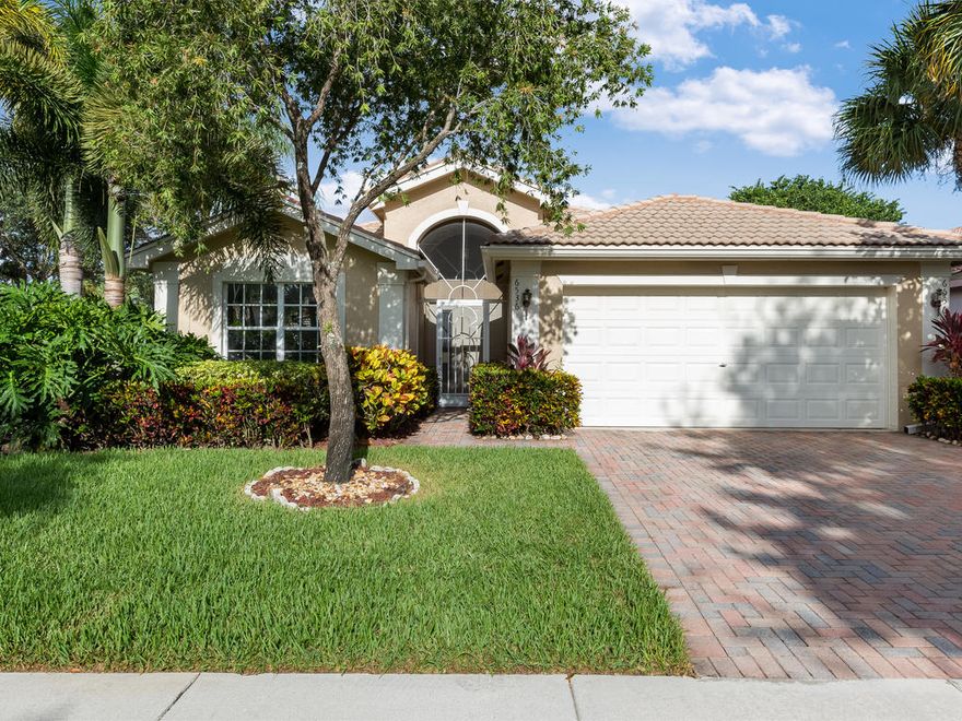 Cozy South Pacific model on 
Beautifully landscaped corner lot with private garden view , priced to move quickly. Ceramic tile just refreshed as well as BRAND NEW carpeting in Bedrooms. New buyers will benefit from a totally renovated Valencia Isles CLUBHOUSE, currently under construction, with asessment already paid for. New A/C in 2008.
Great 55+ active lifestyle to go 
along with 9 tennis courts; 2 pickelball courts;3 swimming pools;and all the extras that A GL community has to offer. Separate dining area looking out over lovely garden view.