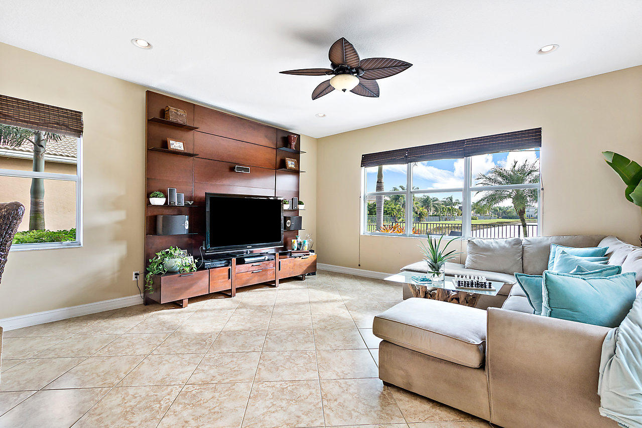 CANYON SPRINGS - Residential