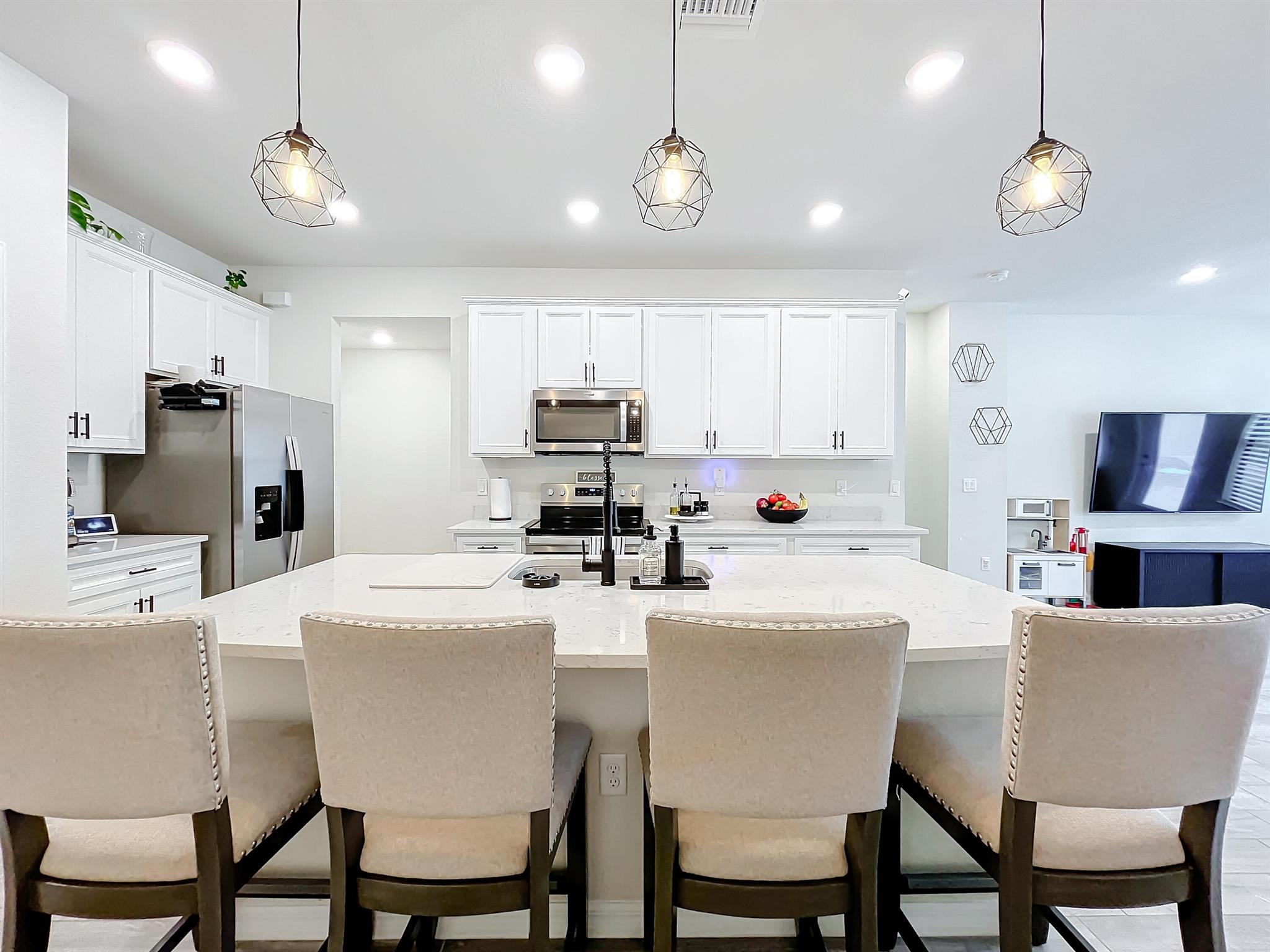 2757 Troubadour Street