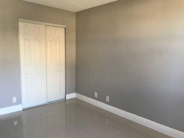 EDGEWATER - Residential Lease