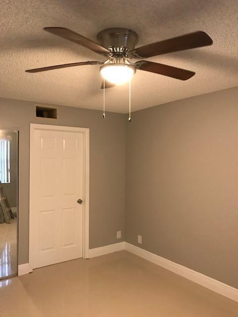 EDGEWATER - Residential Lease