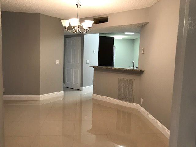 EDGEWATER - Residential Lease