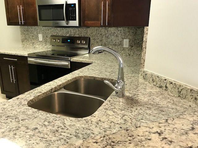 EDGEWATER - Residential Lease