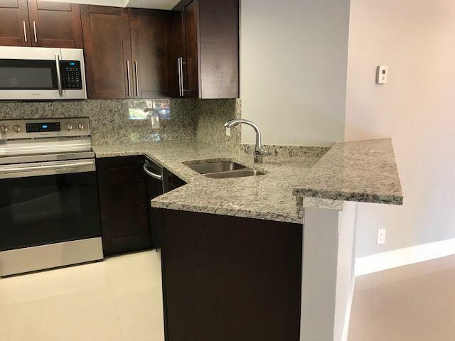 EDGEWATER - Residential Lease