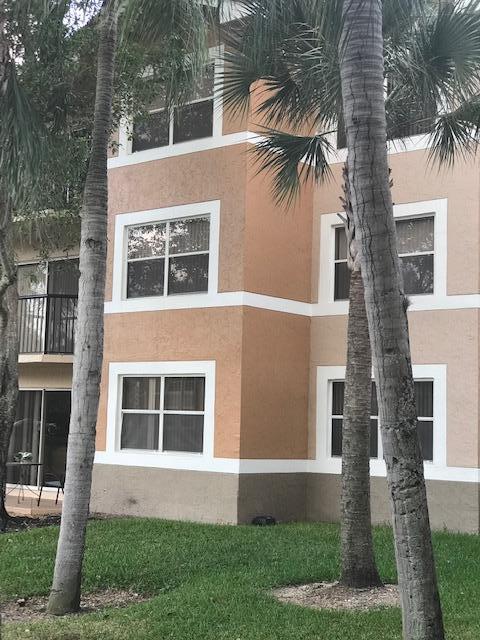 EDGEWATER - Residential Lease