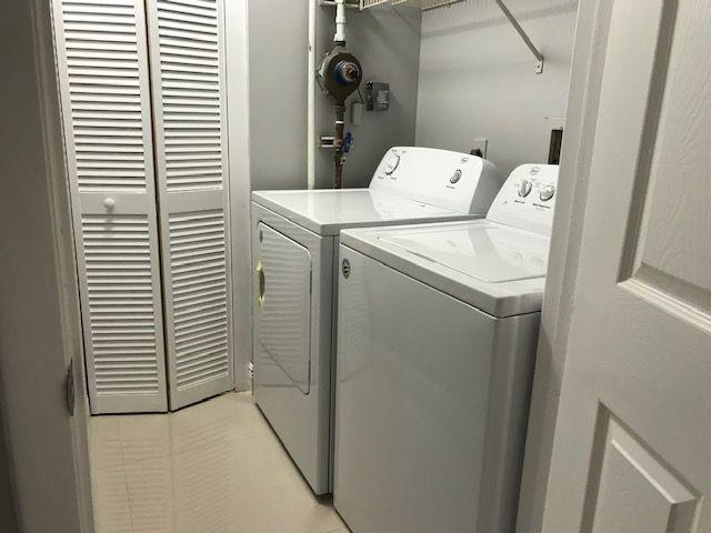 EDGEWATER - Residential Lease