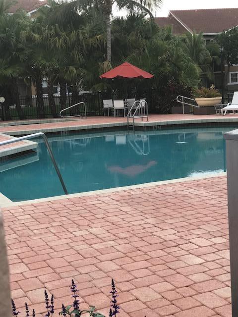 EDGEWATER - Residential Lease