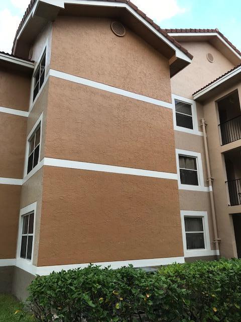 EDGEWATER - Residential Lease