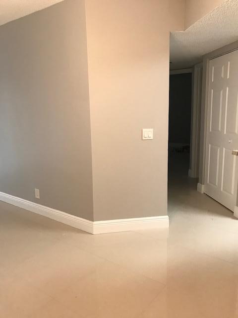 EDGEWATER - Residential Lease