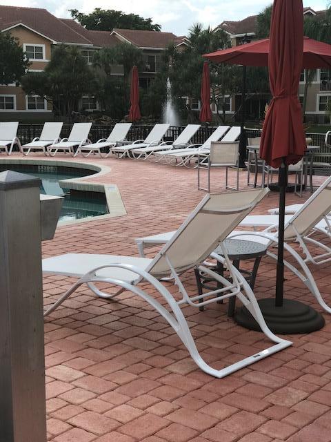 EDGEWATER - Residential Lease