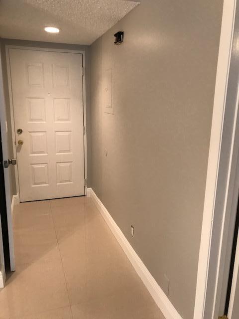 EDGEWATER - Residential Lease