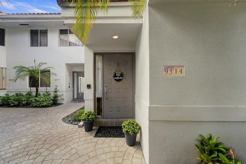 Tiny photo for 9314 NW 9TH Place #9314, Plantation, FL 33324 (MLS # B26091167)