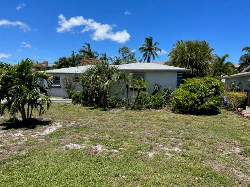 Photo of 739 Mallard Drive, Delray Beach, FL 33444 (MLS # R10888195)