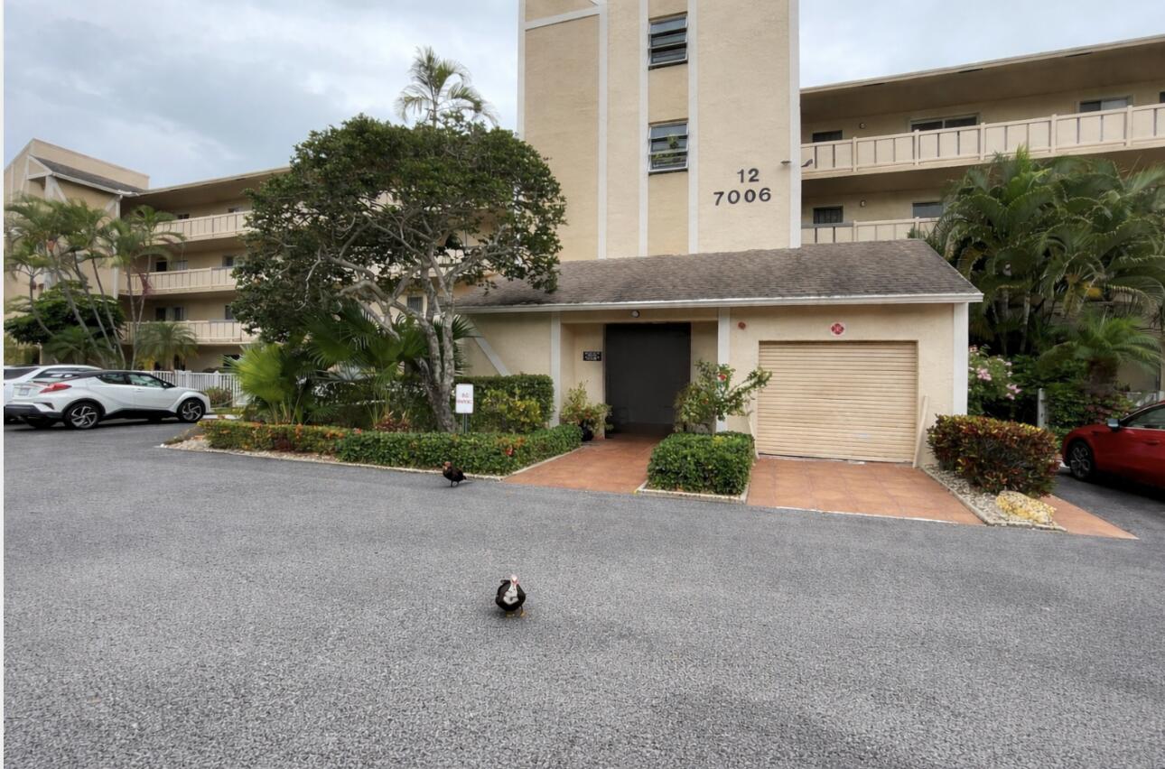 HUNTINGTON LAKES SEC TWO CONDOS - Residential Lease