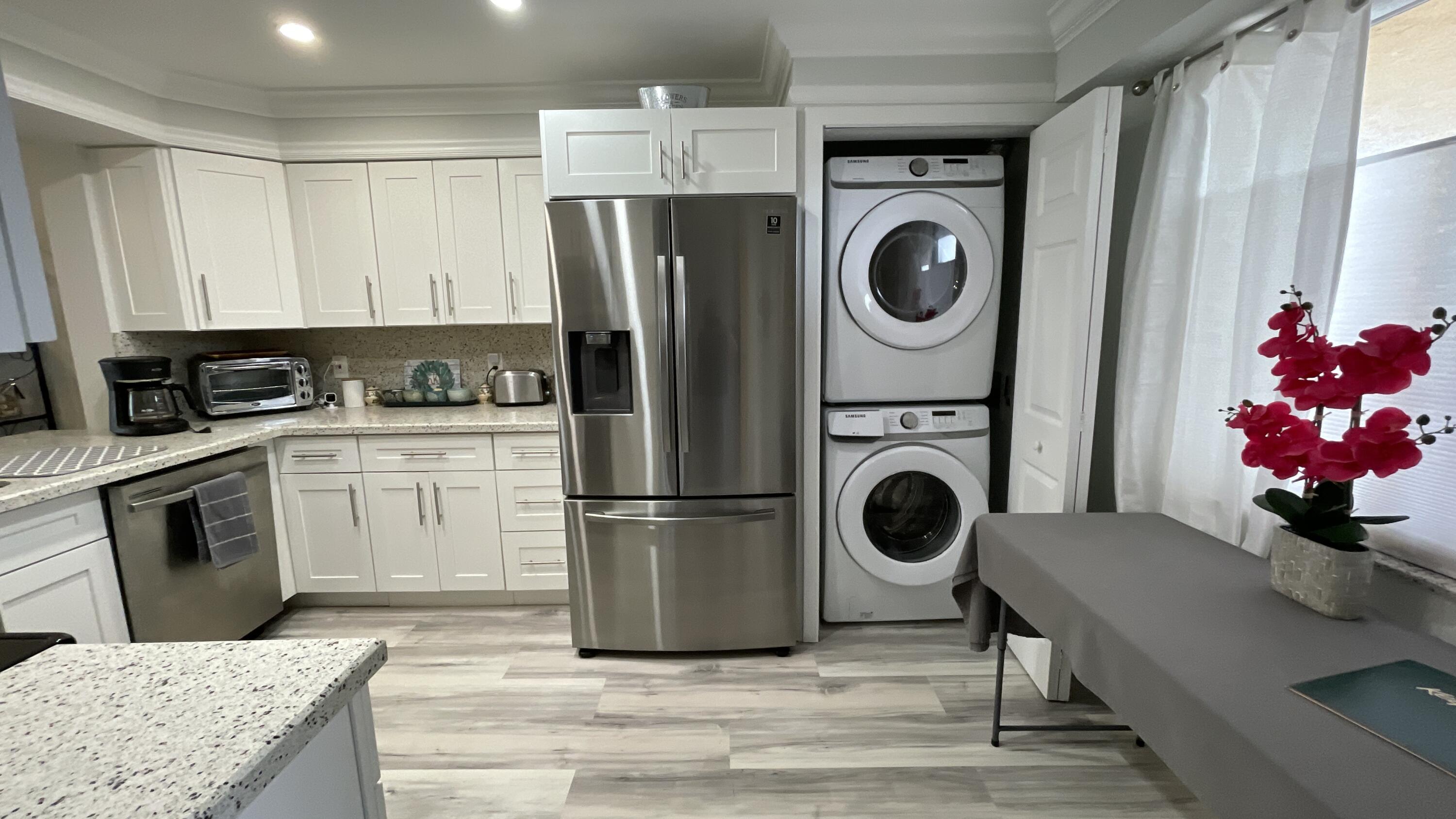 HUNTINGTON LAKES SEC TWO CONDOS - Residential Lease