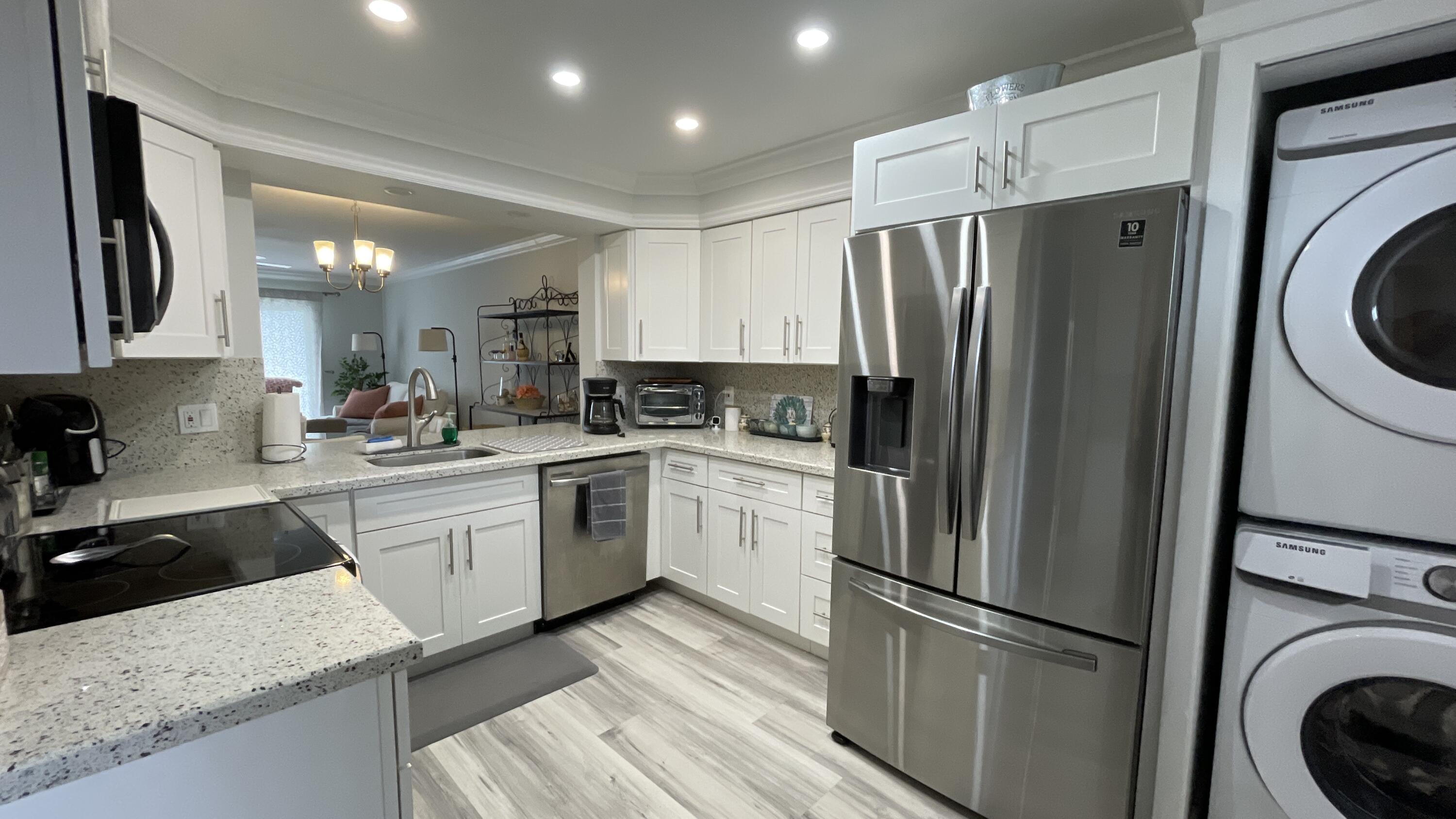 HUNTINGTON LAKES SEC TWO CONDOS - Residential Lease