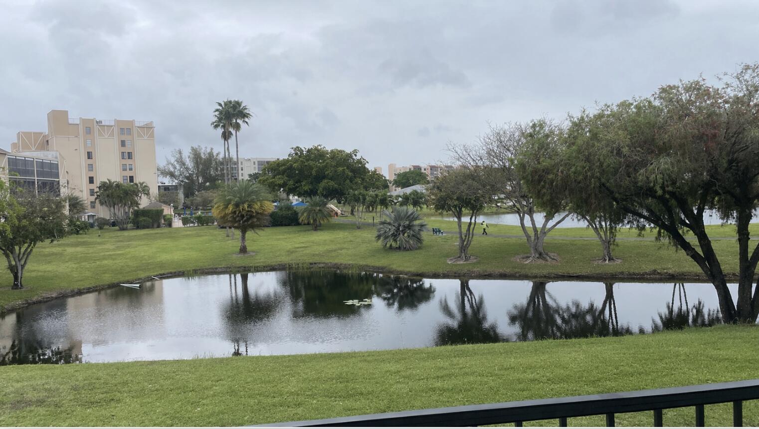 HUNTINGTON LAKES SEC TWO CONDOS - Residential Lease