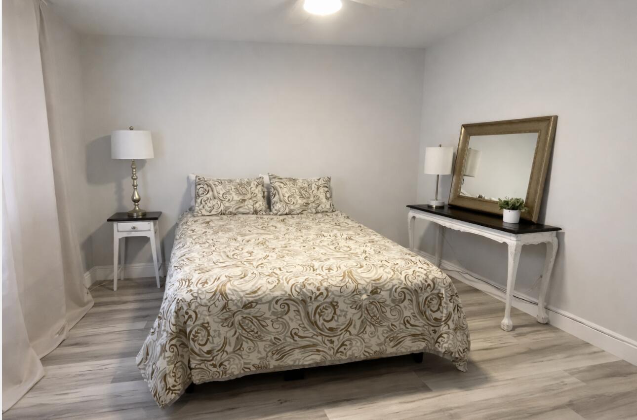 HUNTINGTON LAKES SEC TWO CONDOS - Residential Lease