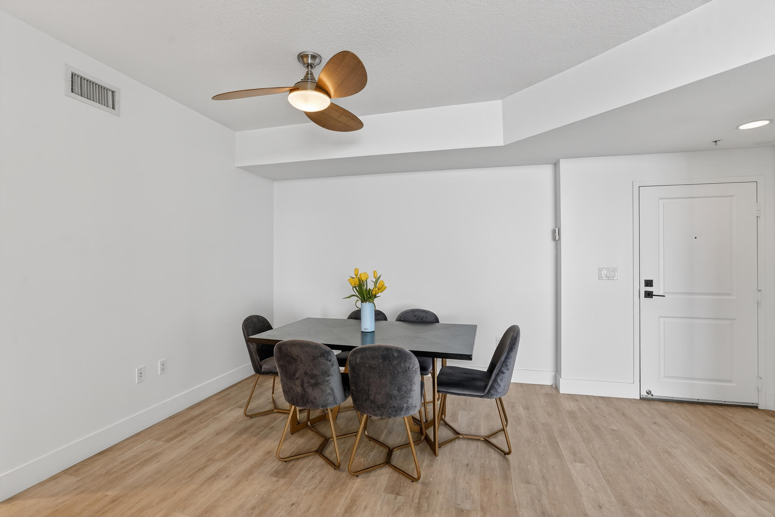 360 CONDO B - Residential