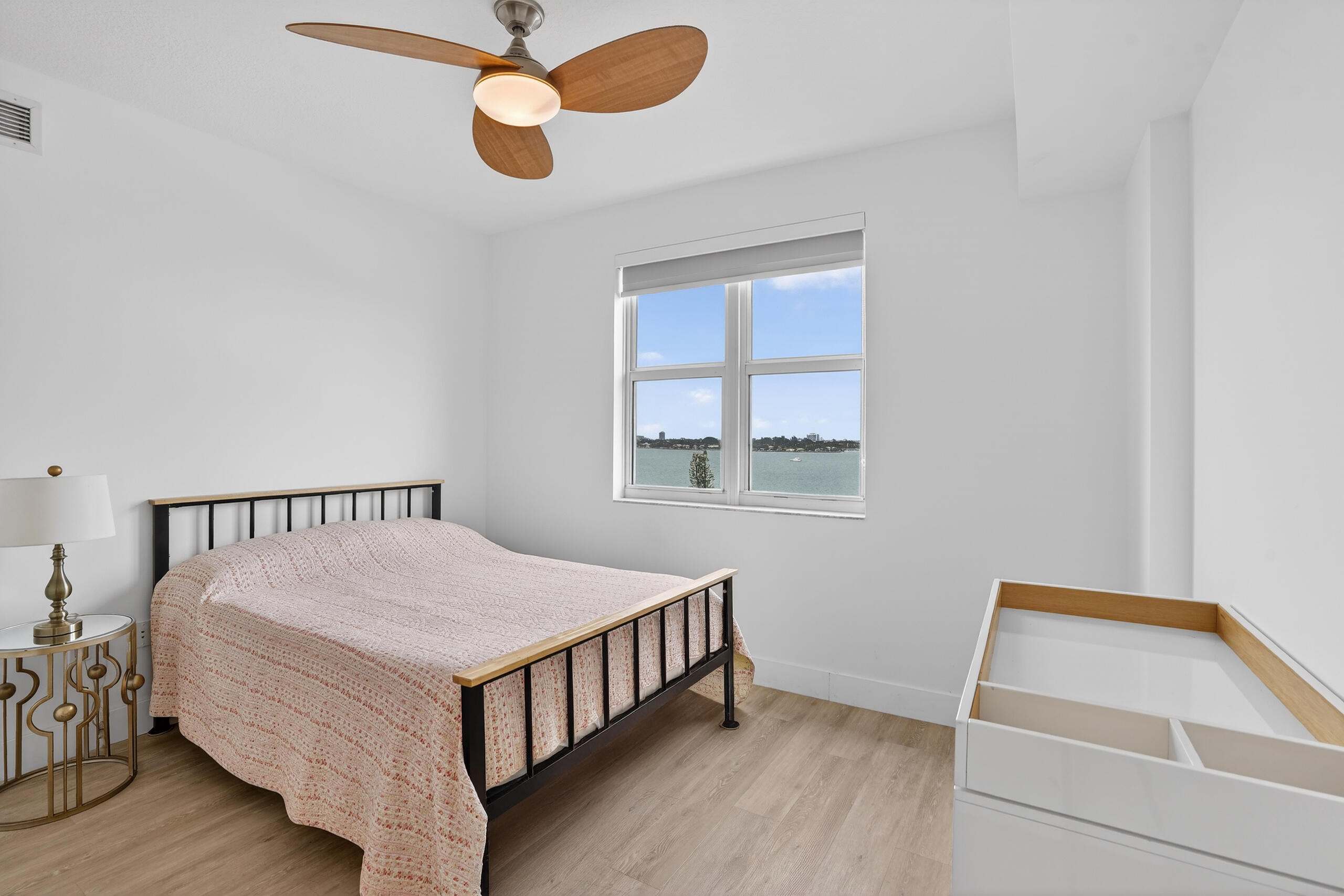 360 CONDO B - Residential