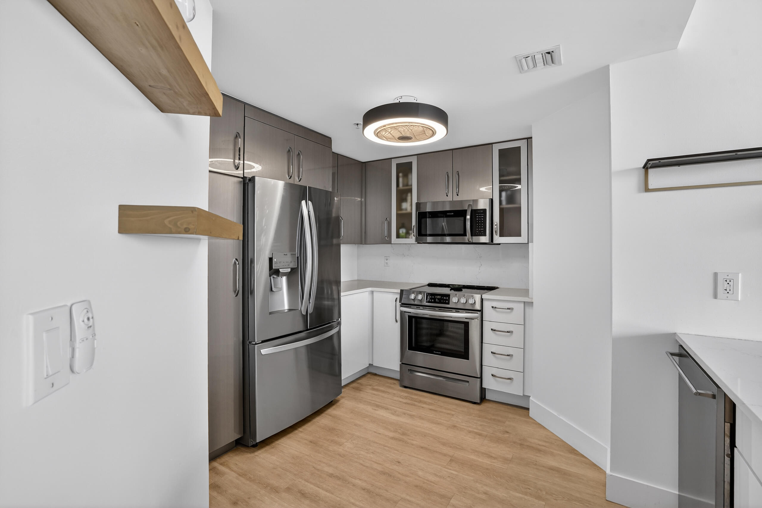 360 CONDO B - Residential