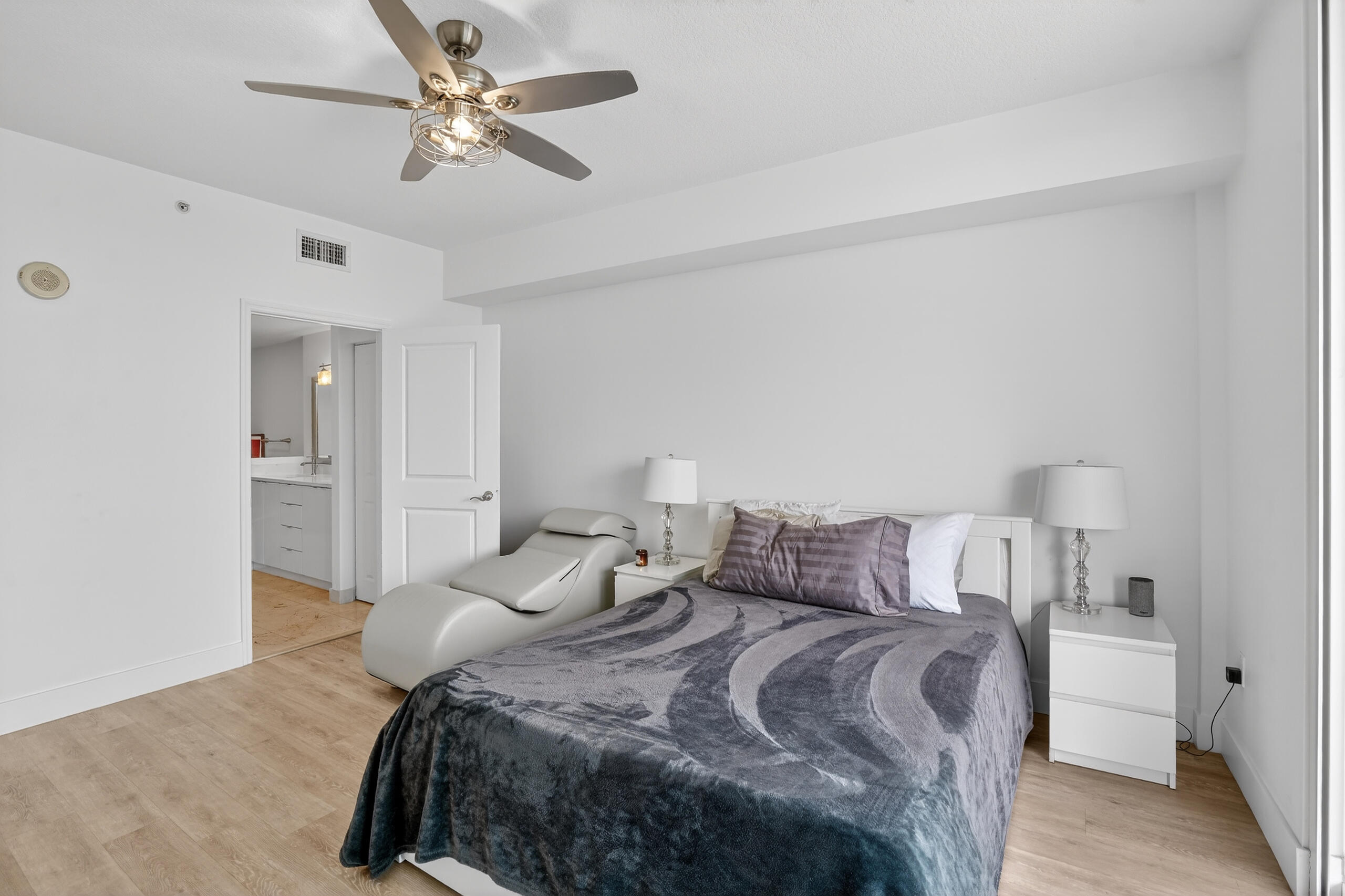 360 CONDO B - Residential