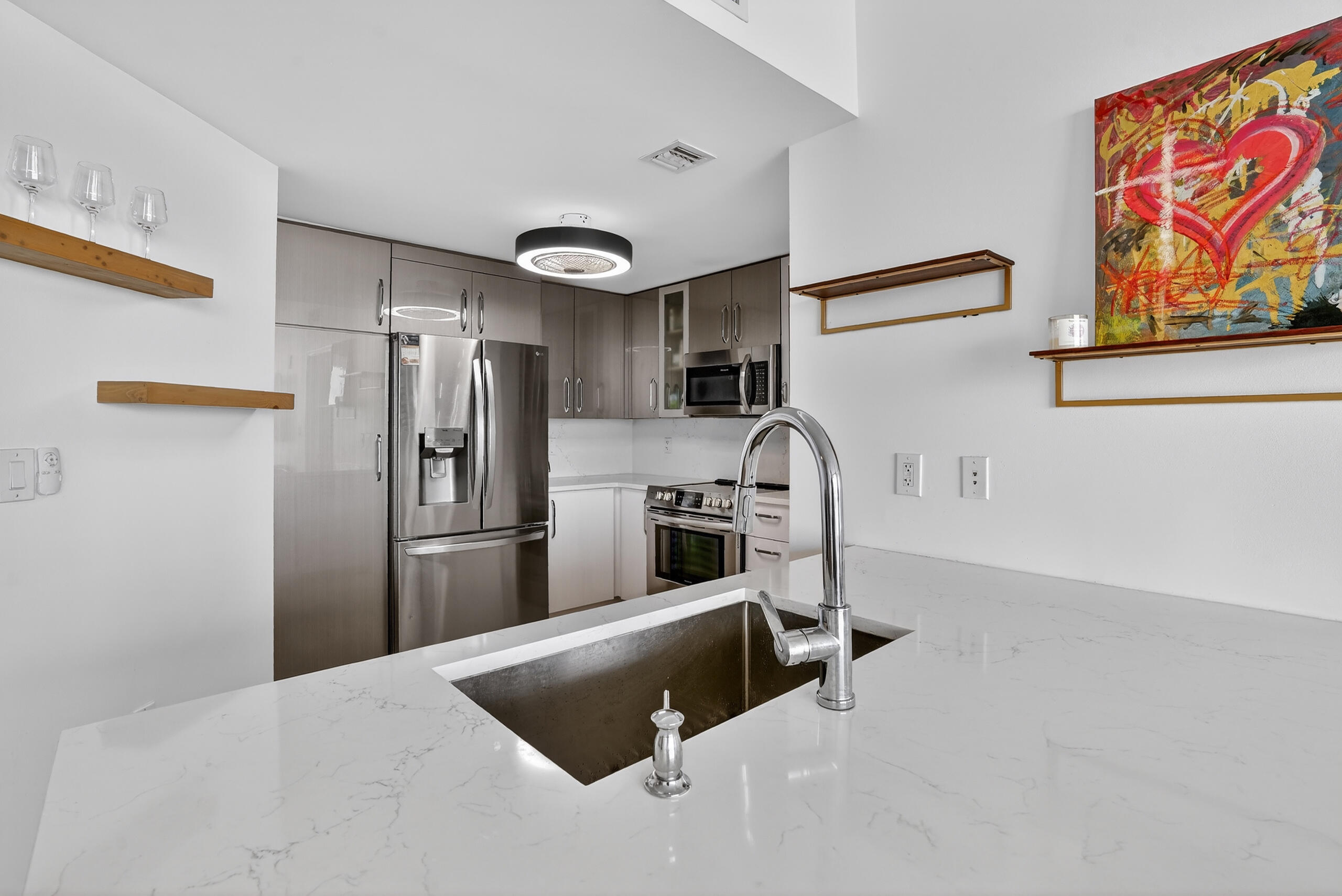 360 CONDO B - Residential