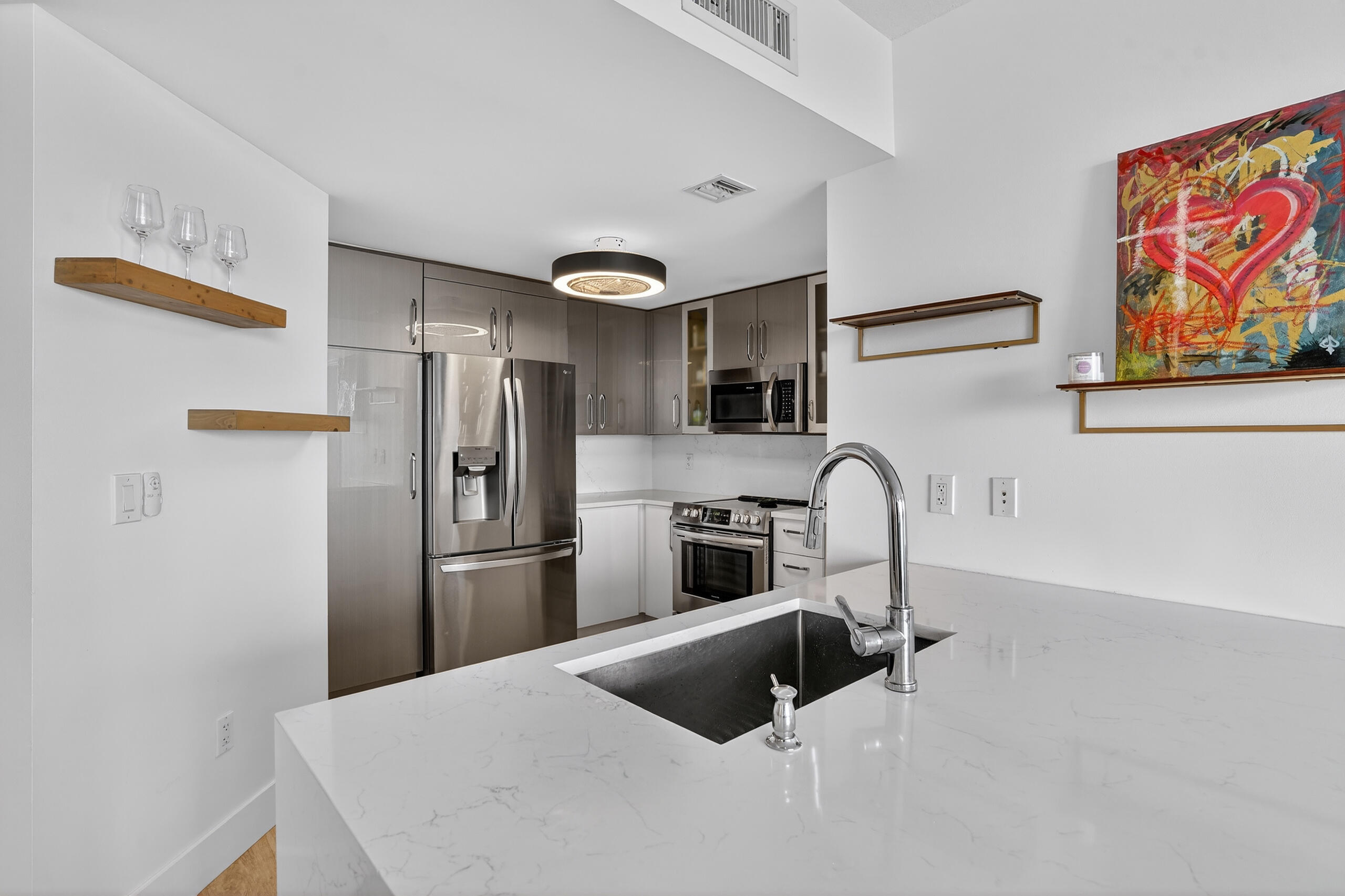 360 CONDO B - Residential