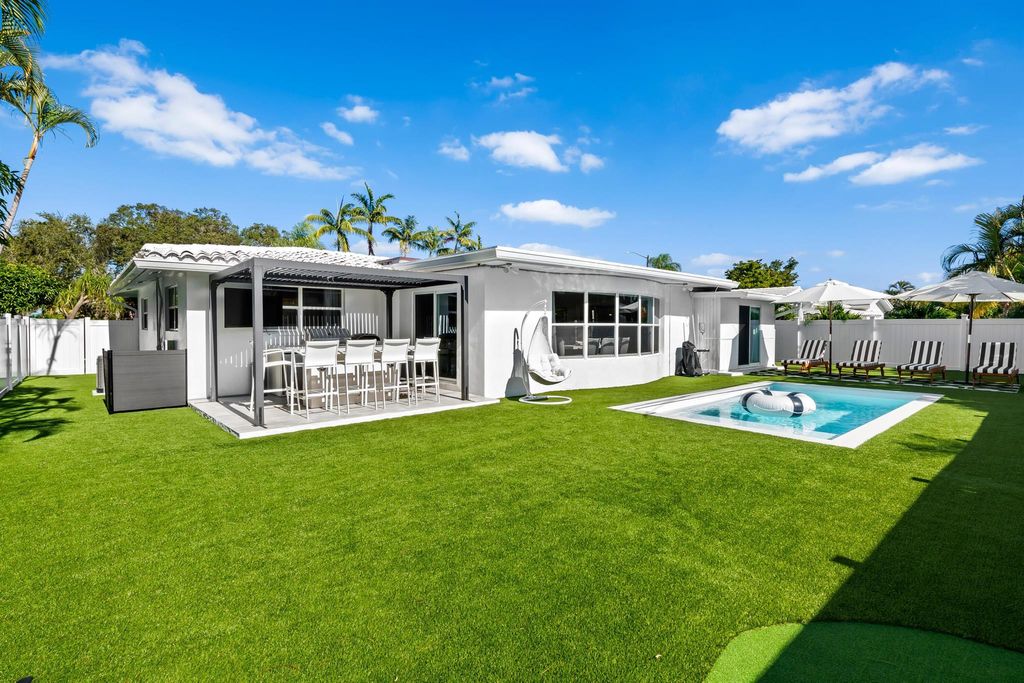 Photo of 698 W Camino Real Real, Boca Raton, FL 33486 (MLS # R11063721)