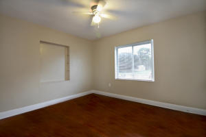 BISCAYNE GARDENS SEC E PART 6 - Residential Lease