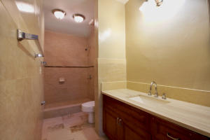 BISCAYNE GARDENS SEC E PART 6 - Residential Lease