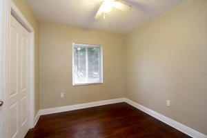 BISCAYNE GARDENS SEC E PART 6 - Residential Lease