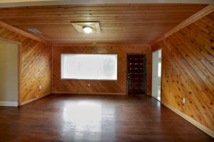 BISCAYNE GARDENS SEC E PART 6 - Residential Lease